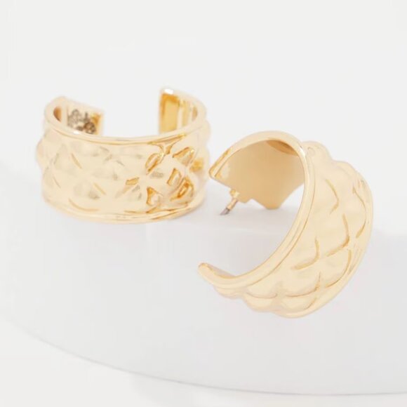 WHBM Quilted Gold Hoop Earrings Stud - Picture 4 of 5
